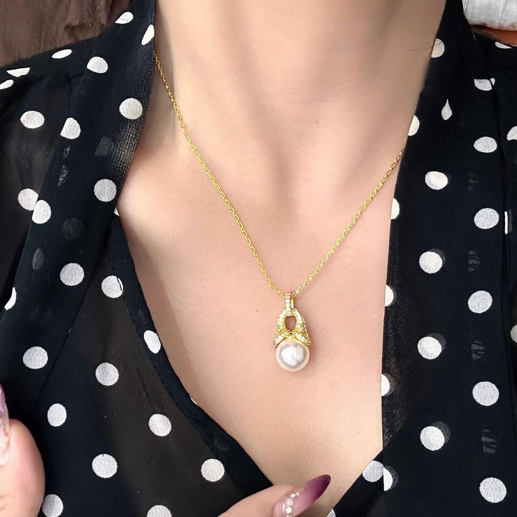 French elegant retro full diamond U-shaped round strong light pearl necklace temperament versatile court style collarbone chain