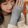 A Pair Fingless Gloves for Wmen Winter Warm Arm Warmer Knitted Warm Girls Gloves Style Hand Warmer Fashion Mittens