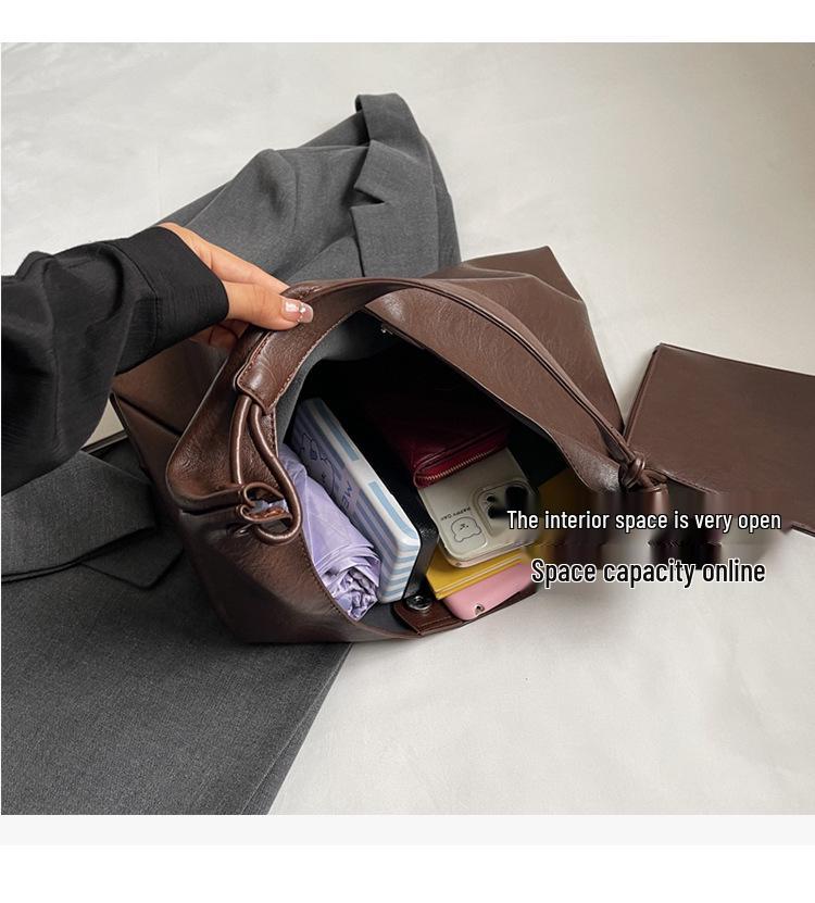 2024 Retro High-End Women's Tote: Fashionable, Simple, Large Capacity Shoulder Bag for Work and Commute