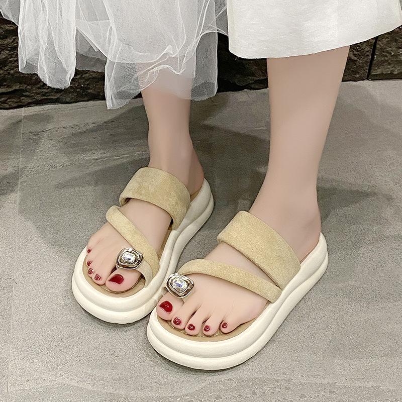 Set of toe versatile slippers for women's summer wear 2025 summer new one-word drag flat-bottomed beach sandals
