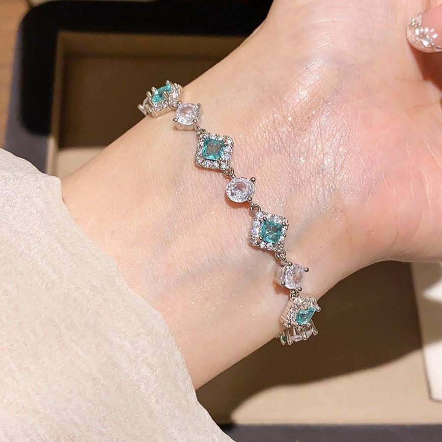 Sea Crystal Zirconia Water Drop Bracelet: Light Luxury Cool Style Jewelry for Women