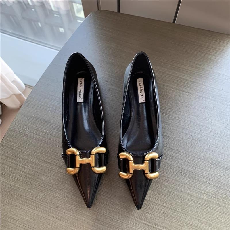 Divatos lapos cipők nőknek 2025 tavasz és ősz Új hegyes orrú női cipők Plusz méret 42 43 44 Női mokaszinok Luxus cipők