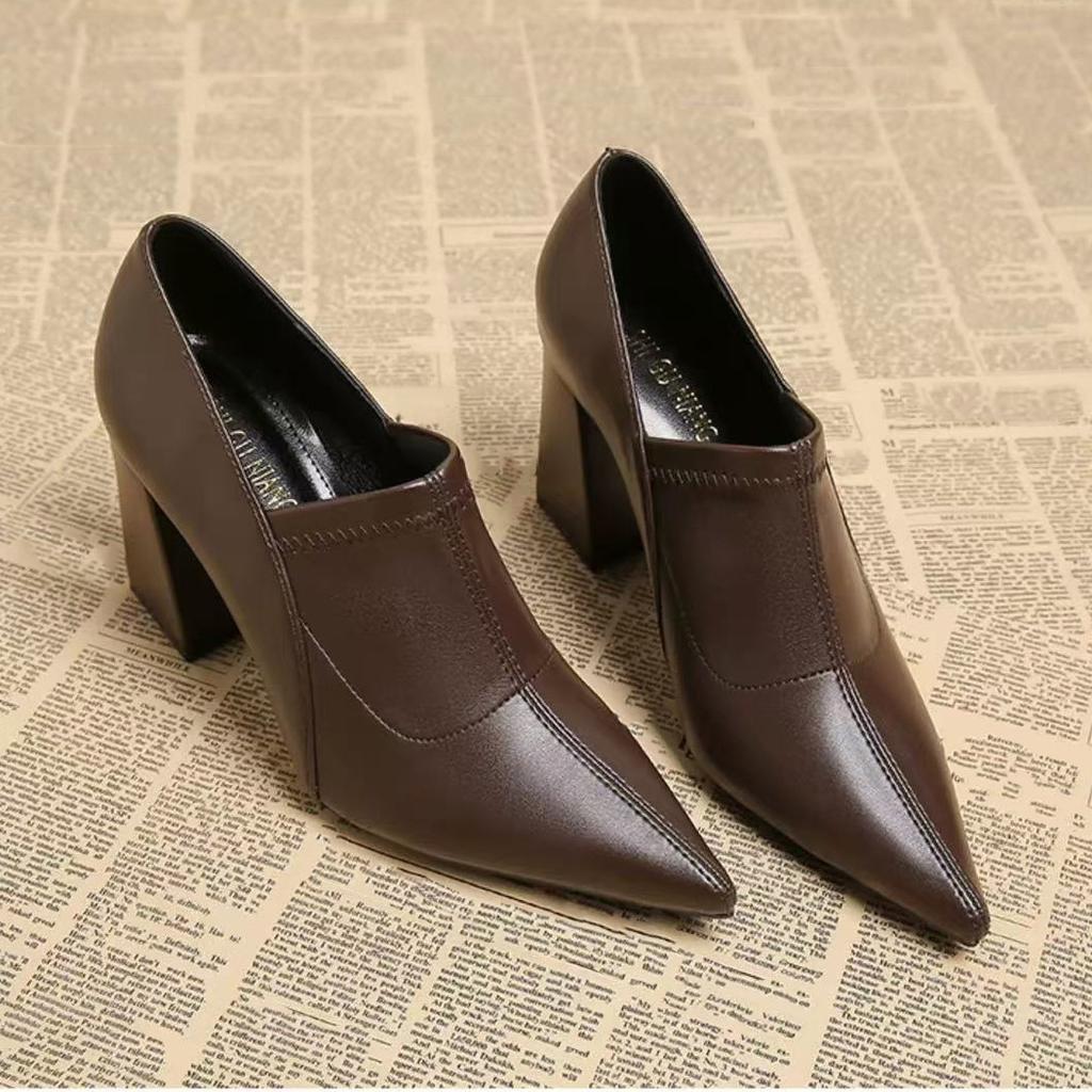 Neue Retro-Pumps Damen Vier-Jahreszeiten Einzelne Schuhe Arbeitsschuhe Einzelne Schuhe Pendeln Vielseitig und dünn Schwarze kleine Lederschuhe