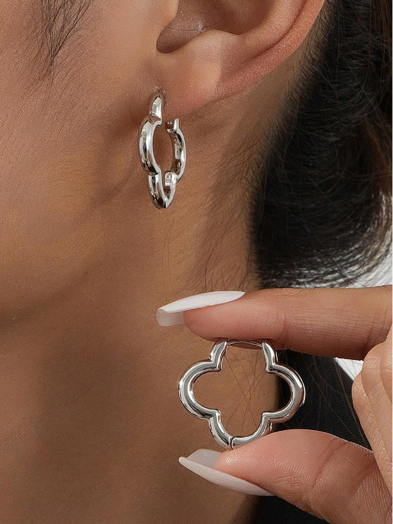 1pair Fashionable & Sweet Geometric Quatrefoil Flower Hollow Stud Earrings, Suitable for Daily Wear Jewelry Gift