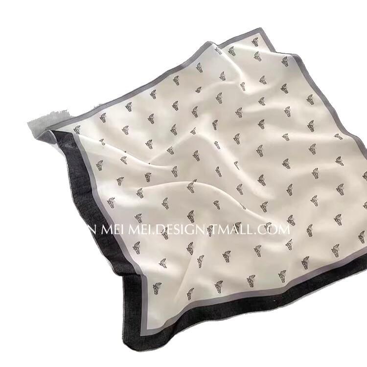 Skin-friendly soft cotton and linen breathable neck protection small square scarf polka dot cashew flower headscarf export Korean single scarf silk sc