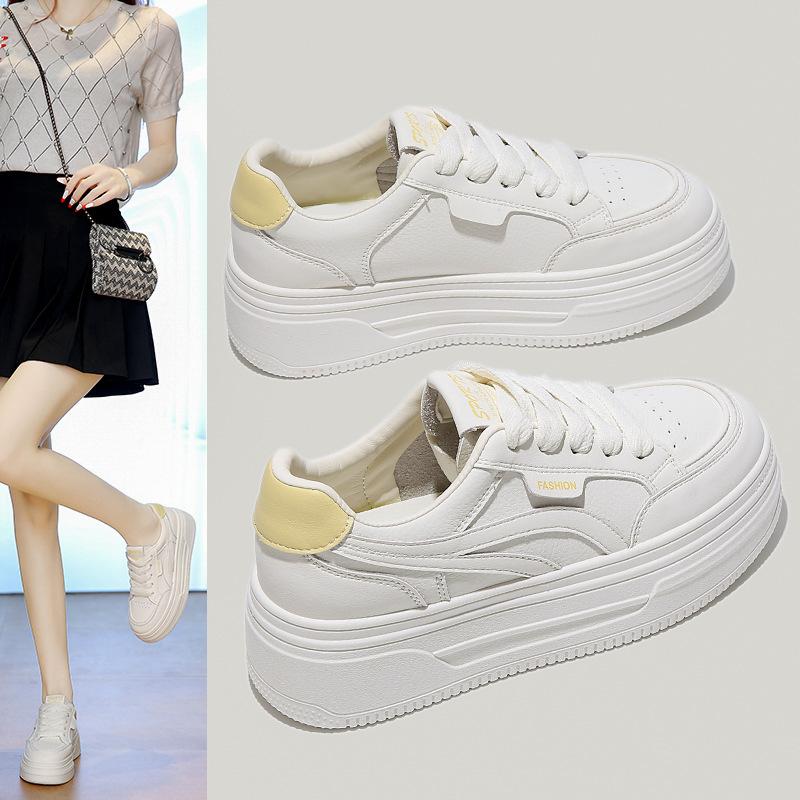Board Shoes 2025 Summer New Little White Shoes Women's Super Fire Breathable Heightening Soft Leather Thick Sole Casual Sports Shoes