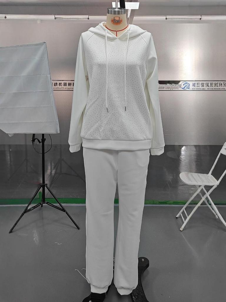 Trendiges Damen-Strass-Kapuzensweatshirt und Jogger-Set für Frühling und Herbst 2024.