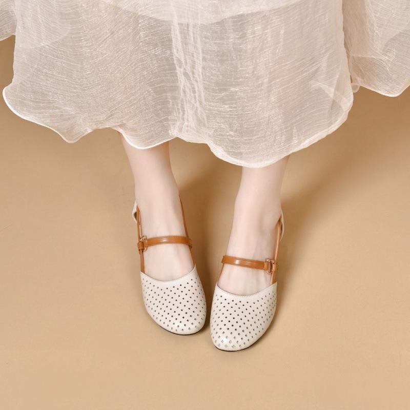 Rundkopf hohler Beutelkopf Sandalen weiches Leder dicker Absatz Damenschuhe vielseitige niedriger Absatz hohle Sandalen Sommerkleidung Mode Sandalen Damen