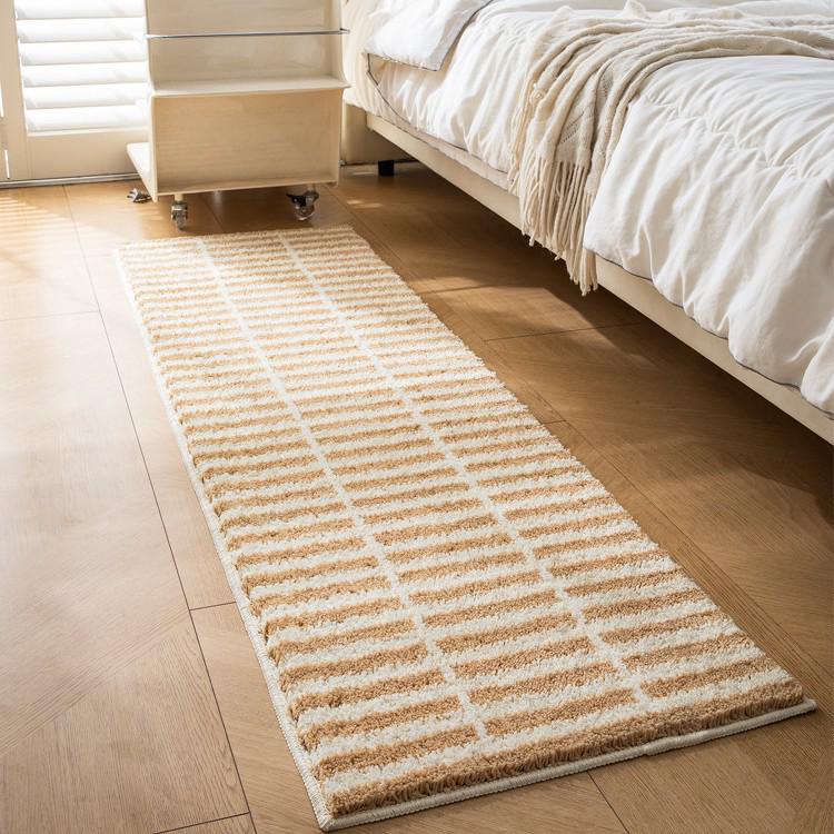 Plush Bedroom Carpet: Dirt-Resistant, Easy-Clean, Non-Slip, Water-Absorbing Floor Mat for Bedside or Bay Window.