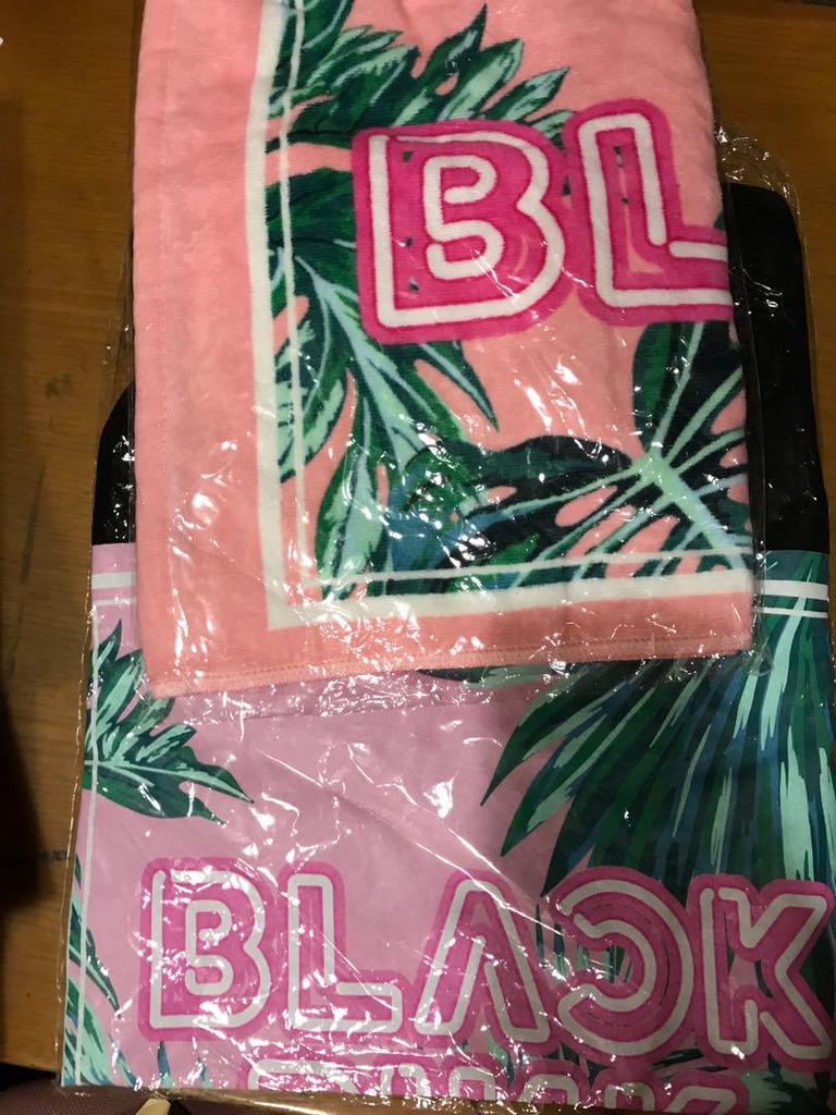 [USED] Towels and T-shirts Black Pink