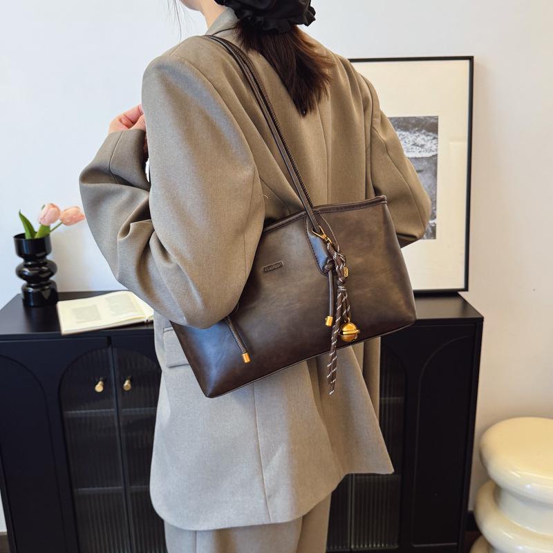 Large Capacity Retro Tote Bag - Women's 2025 Spring/Autumn Fashion Commuter Handbag