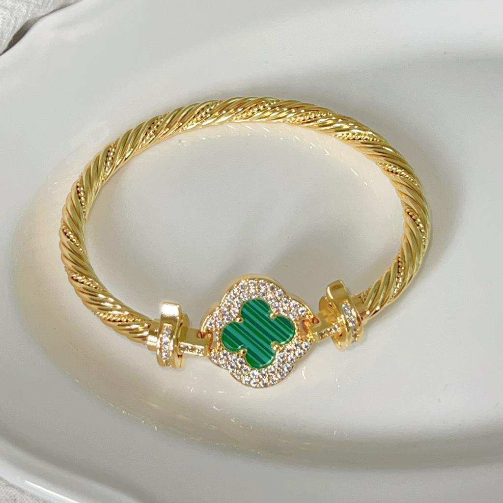 High End Fashion Micro Inlaid Zircon Clover Bracelet with Gold Plating for Women's Jewelry