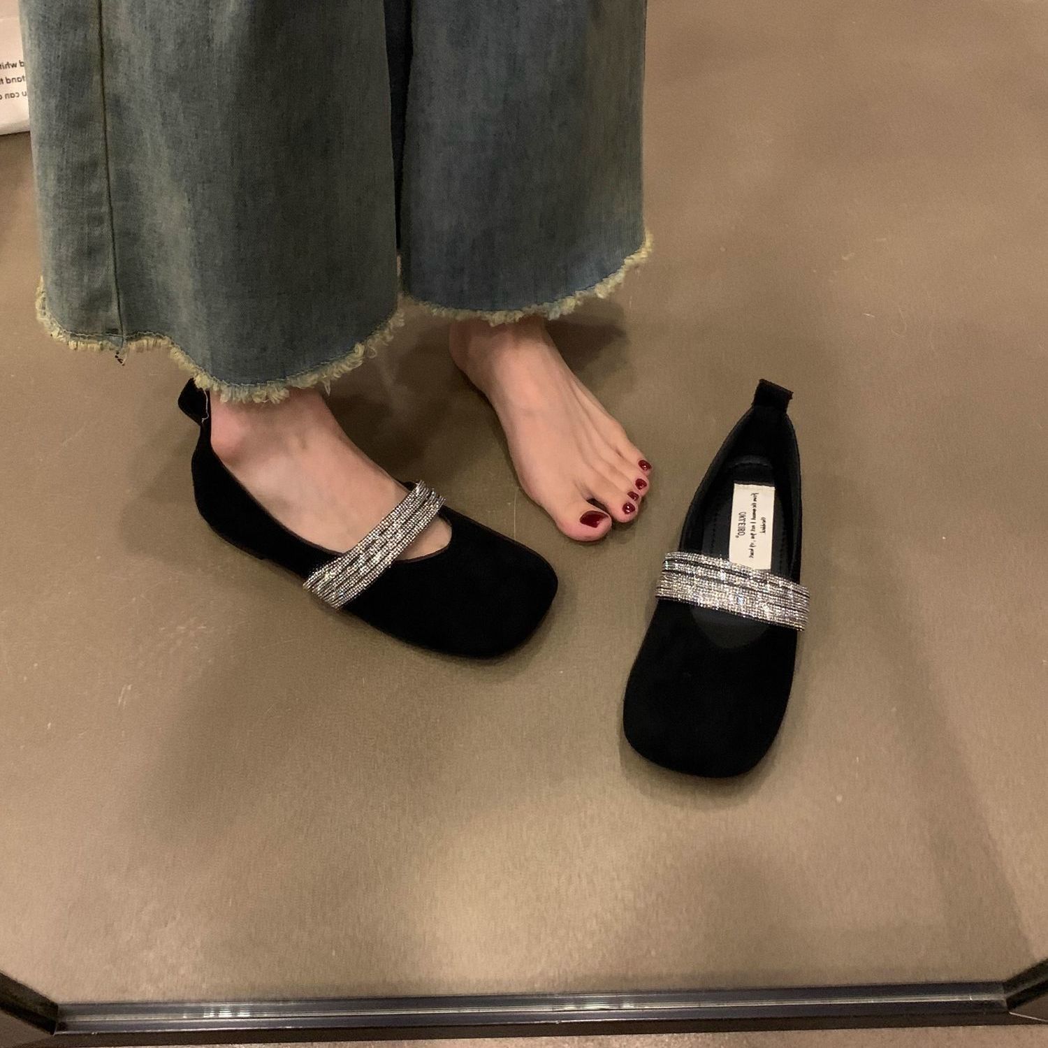 Французские нежные вечерние туфли-лоферы женские весна-лето новый нишевый дизайн стразы плоская подошва неглубокий носок повседневная обувь 35 2980₽