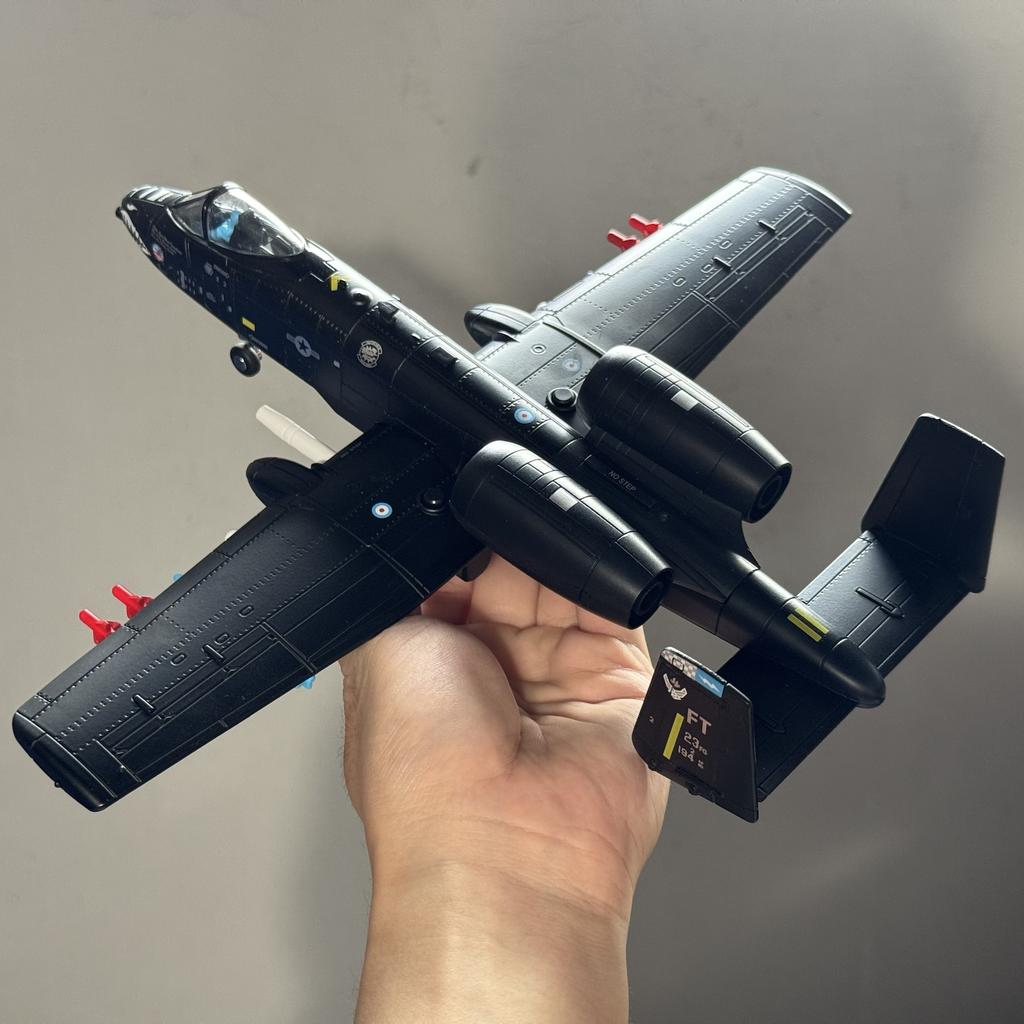 1/62 A-10 Thunderbolt II Warthog Samolot Metalowy Odlewany Ciśnieniowo Model Samolotu Kolekcjonerski Ozdoby dla Miłośników z Dźwiękiem i Światłem Chłopcy