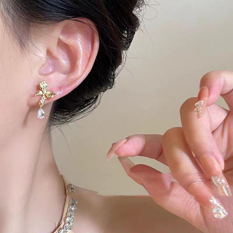 2025 Water Drop Diamond Bow Earrings: Luxury, Simple & Versatile Ear Clips for Women