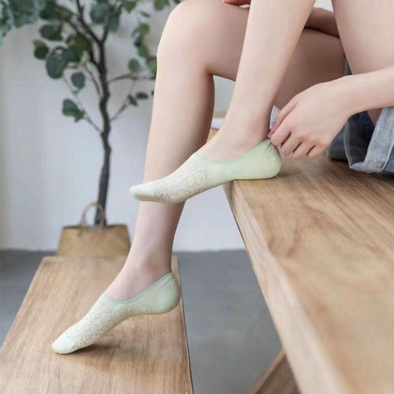 Women Spring and Summer New Simple Mesh Breathable Invisible Boat Socks