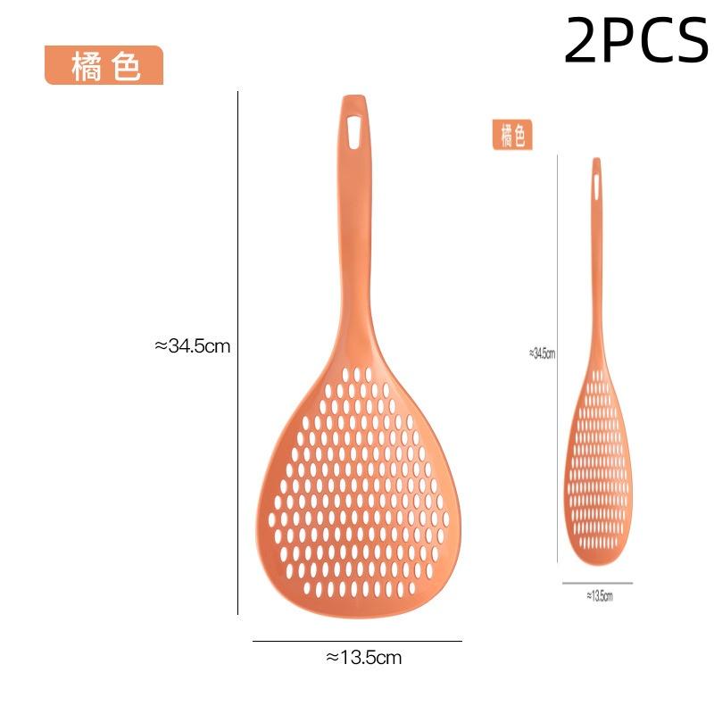 Lžíce velké kapacity Odolává vysokým teplotám Knedlíky Hák Síťka proti prosakování Není snadné deformovat Kuchyňské potřeby
