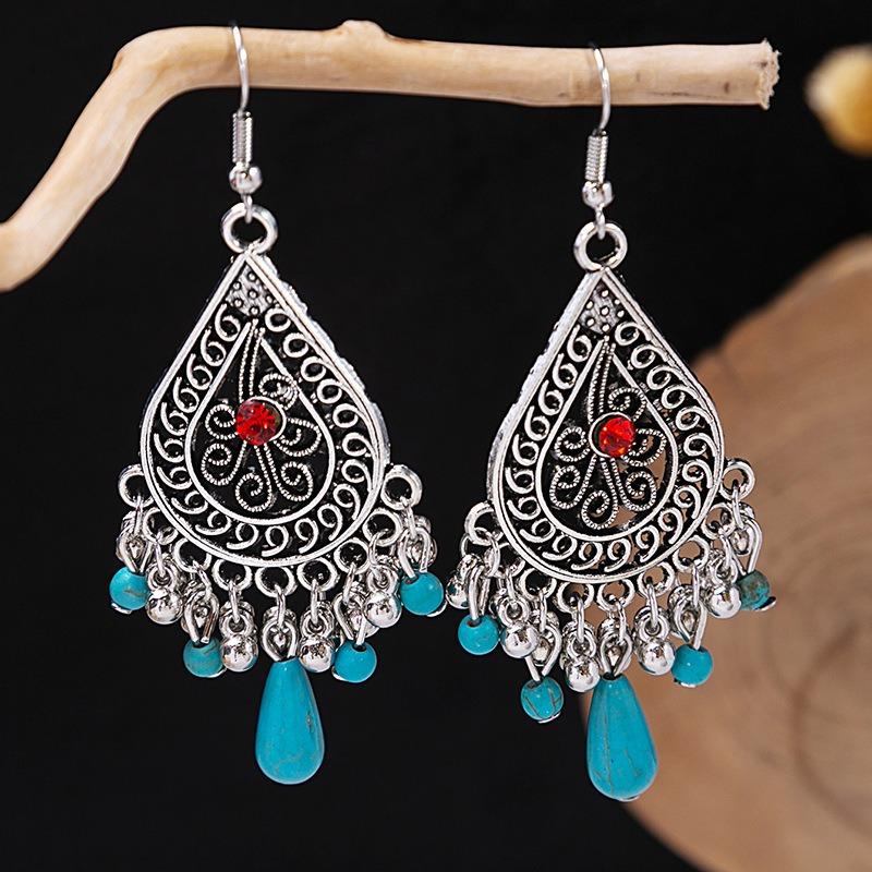 Bohemian fringed turquoise earrings, retro few earrings, personalized temperament earrings.