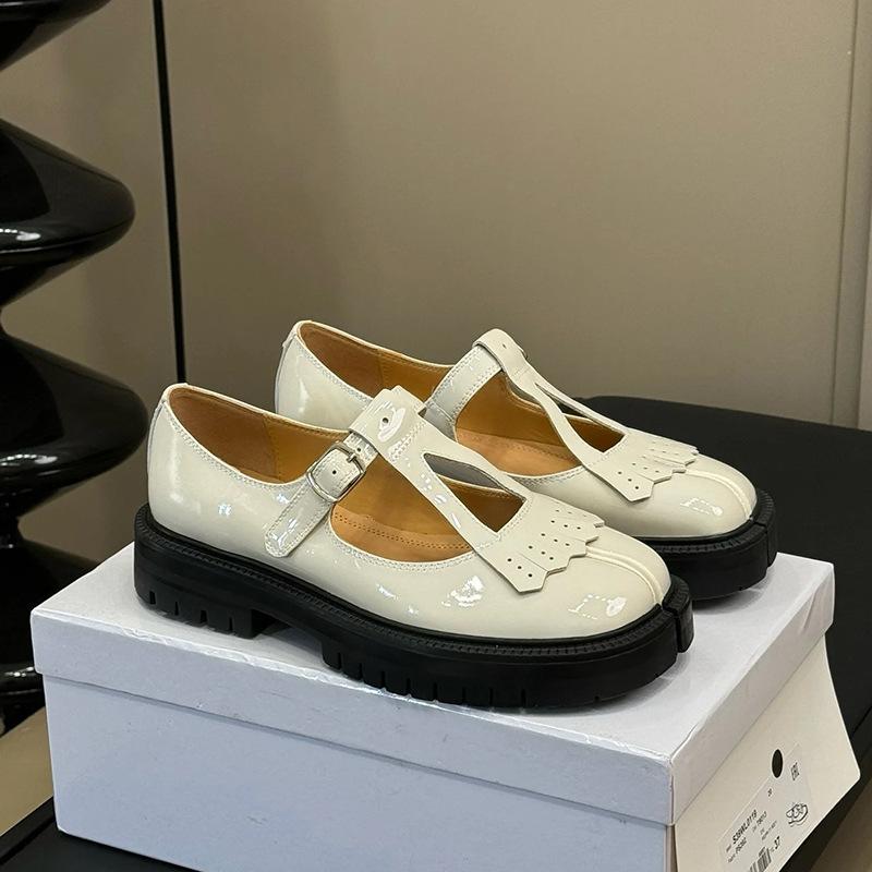 

2025 туфли с раздвоенным носком из свиной кожи M6 ретро с кисточками на толстой подошве лоферы с раздвоенным носком толстый каблук 3,5 см туфли Мэри Джейн 45