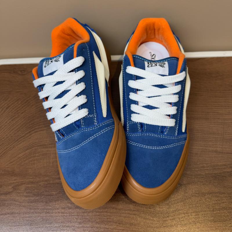 Blue and white embroidery personalized color matching American street board shoes lightning shoes fat bread shoes casual shoes cloth