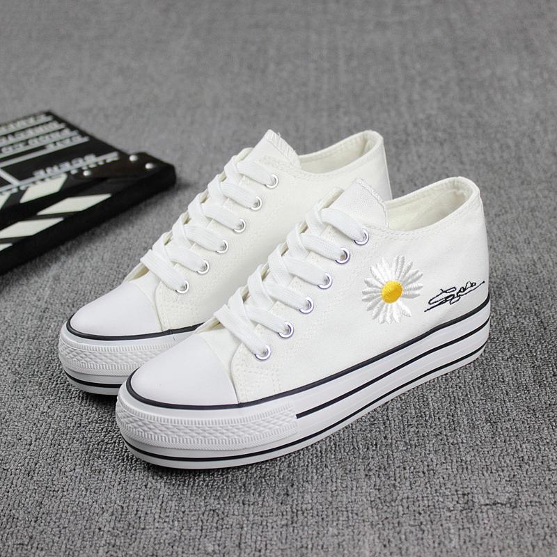 Fashion 2024 New Thick-Soled White Shoes Daisy Canvas Shoes Women's Half-slipper Half-Drag Low-Top Shoe 6cm Internal Increased Sneaker