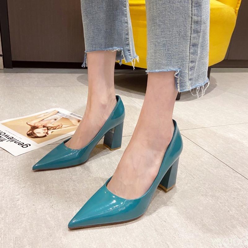 2025 Spring New Comfort Mid Heel Shoes for Women with Fine Heels Elegant Pointed Shoes Bare Color Simple Fashion High Heels