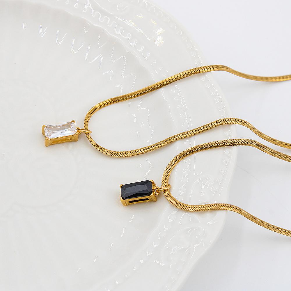 Barevný čtvercový zirkonový přívěsek náhrdelník z nerezové oceli klíční řetízek ženský nádherný náhrdelník