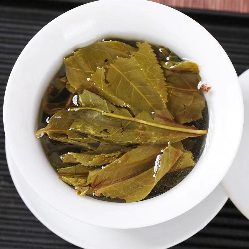 2022 Lincang Yiwu Mountain Arbor Raw Pu'er Tea Cake 250g