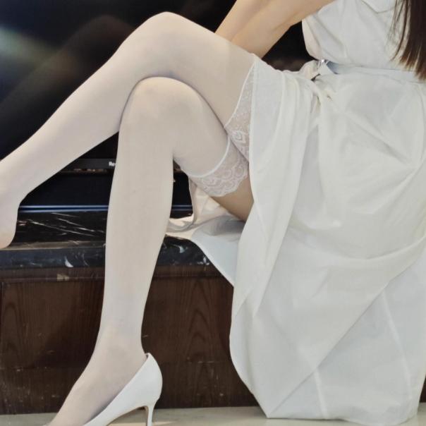 Göttinnen Strümpfe Sexy Pfauenspitze Kniestrümpfe Schlank Eng Weiß Schwarz Durchsichtig Strumpfwaren Lenceria Medias De Mujer one size gray
