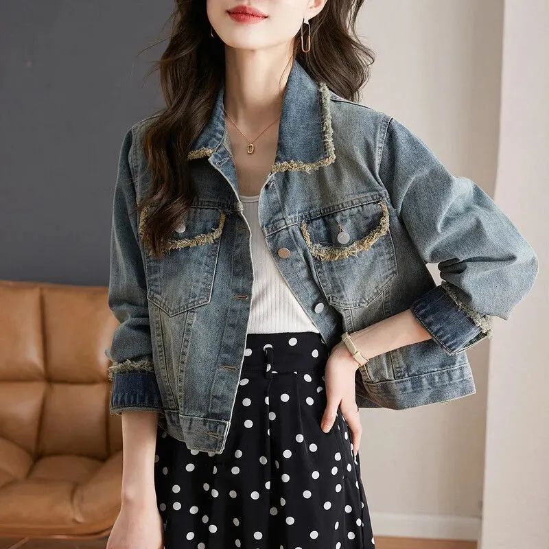 Chic Women's Vintage Denim Jacket with Loose Fit, Early Autumn Stylish Outerwear, Trendy Retro Short Coat