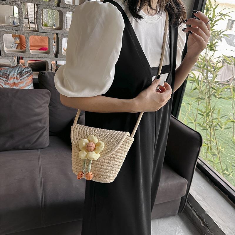 Popular woven bag women's new fashion simple messenger bag casual flower bag trendy shoulder bag