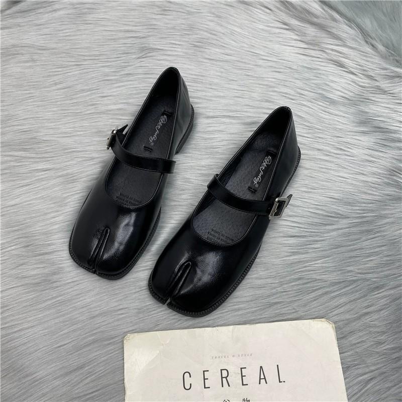 

Spring New Women s Shoes Split toe slimming shallow mouth single footwear Casual coarse heeled flat Fashion comfort ladies shoes 36 чорний