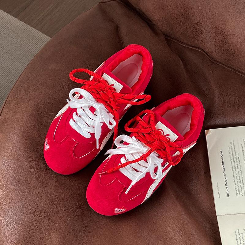 Rote deutsche Trainingsschuhe Damen 2025 neu Frühling vielseitige Sport-Freizeitschuhe Retro-Rennschuhe weich besohlte Forrest Gump Schuhe