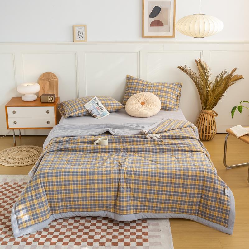 Light Luxury Simple Plaid Quilt Summer Lightweight Comforter Machine Washable Soft Comfortable Breathable Can Sleep Naked