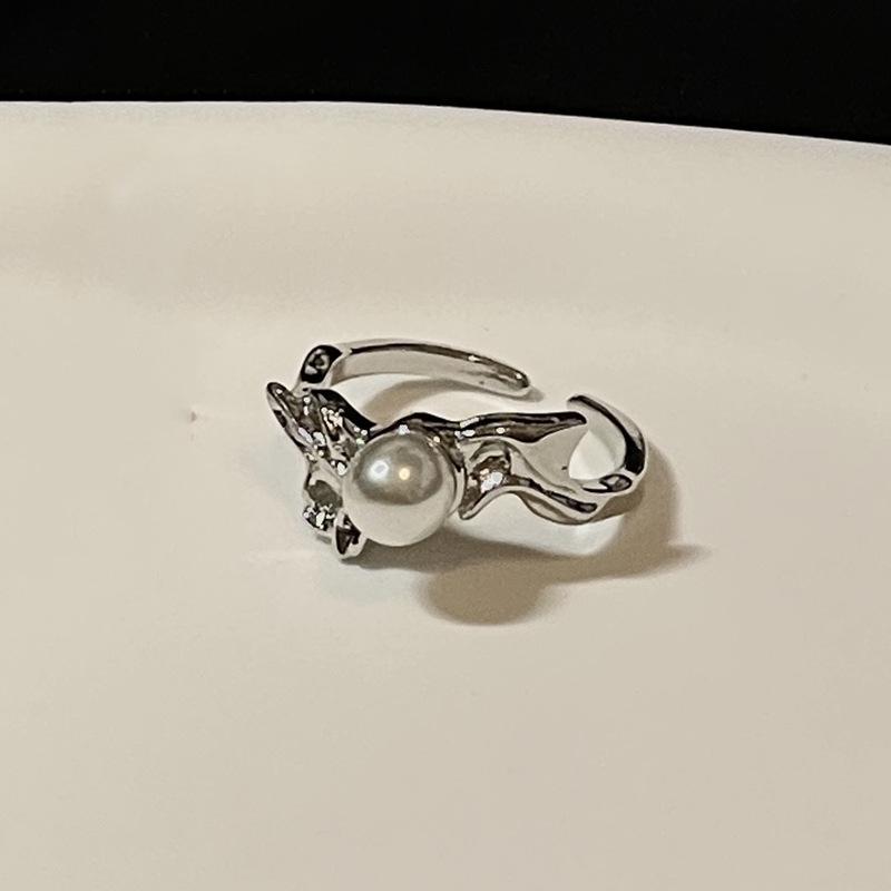 Niche Design Cold Wind Chain Pearl Irregular French Open Ring Female Personality Dark Wind Ring