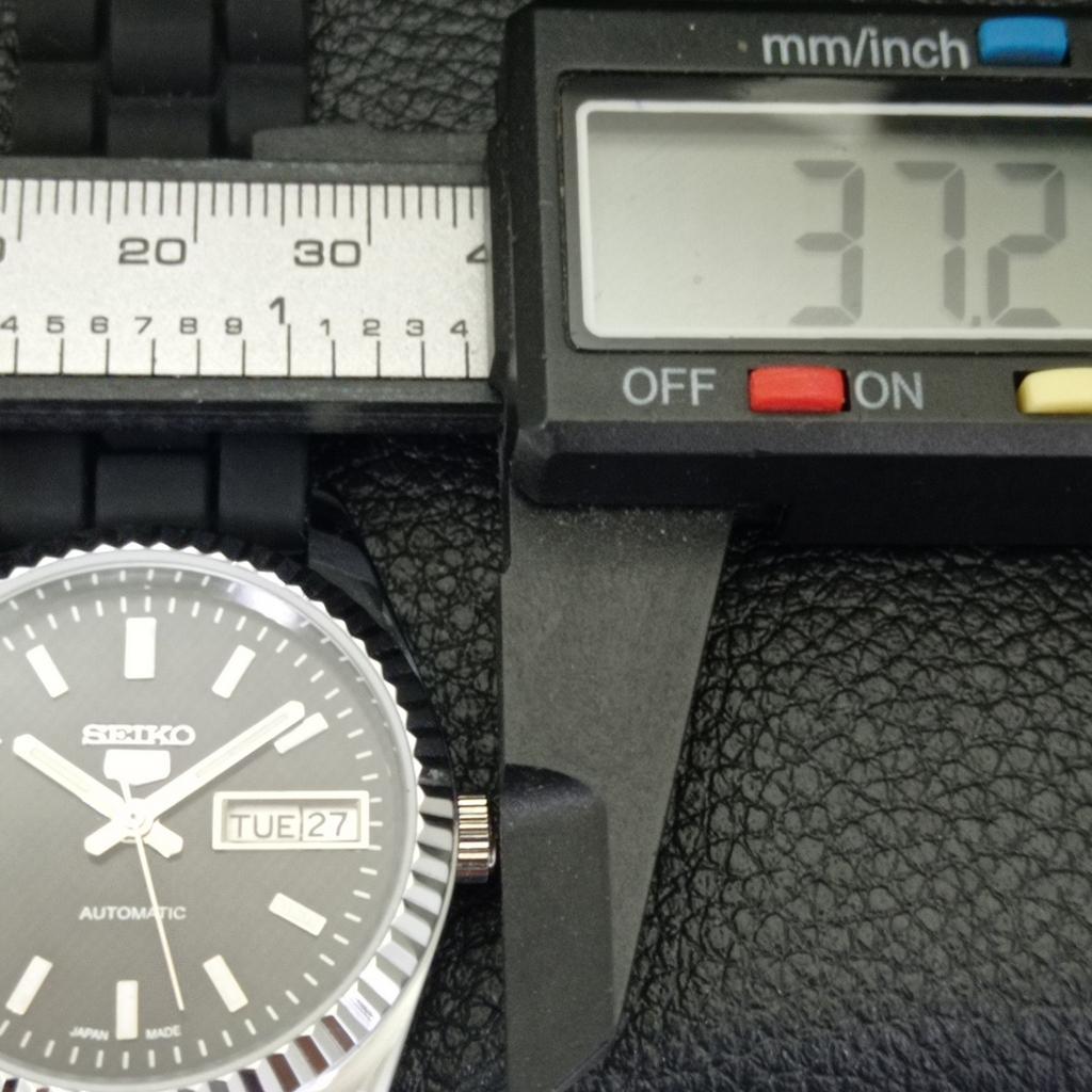 MENS VINTAGE SEIKO 5 AUTOMATIC REFURBISHED JAPAN BLACK DIAL WATCH A440554-4 Sk-a440554