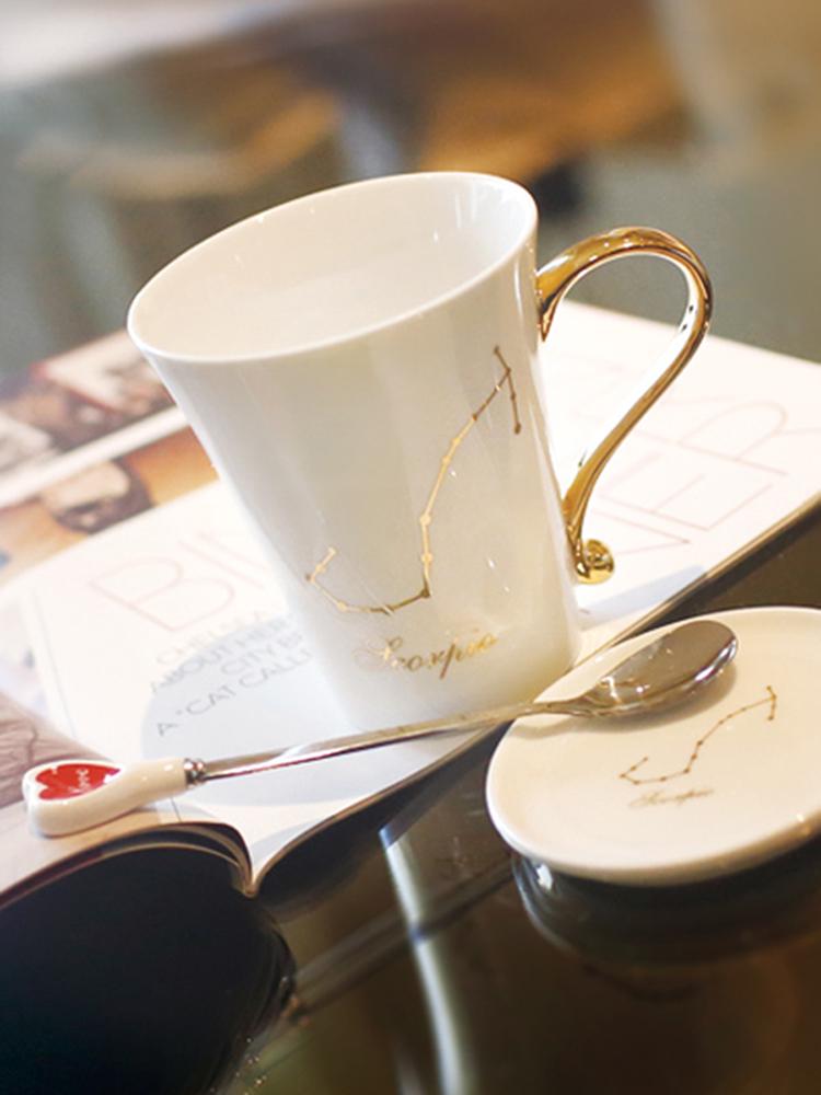 Tierkreiszeichen Keramiktassen-Set: Stilvolle Sternbild-Tasse für Zuhause, Paare, Kaffee und Tee, komplett mit Deckel und Löffel.