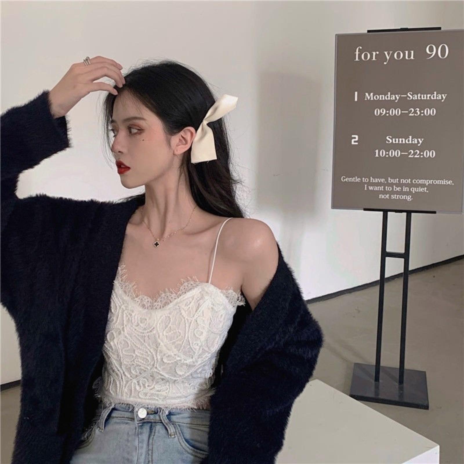 

Camisole Vest Wrapped Around The Chest, Worn On The Outside With Eyelashes, Internet Famous Underwear, Brain Rope Base Shirt One Size білий