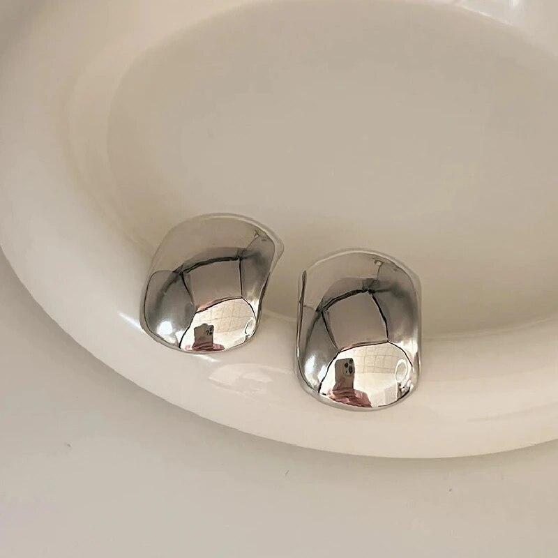 1 Pair Of Cool Wind Large Smooth Alloy Gold Plated Silver Plated Geometric Elegant Temperament Earrings