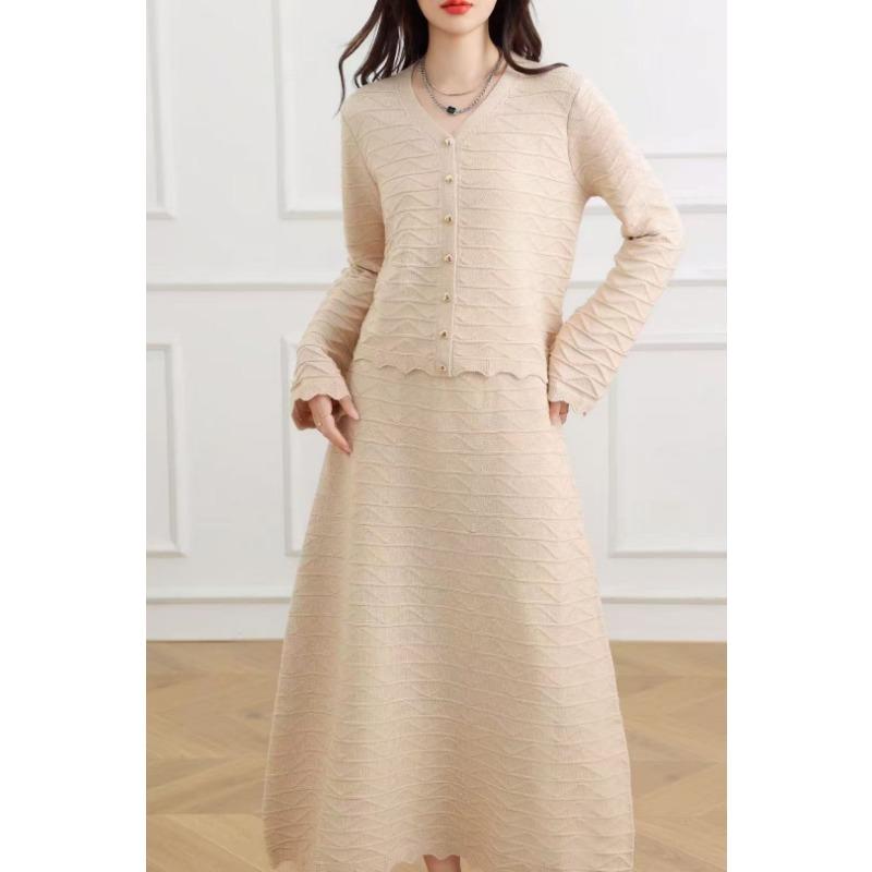 

Темпераментный элегантный стиль вязаный свитерный комплект женский зимний новый дизайн плиссированная юбка свитер двойка женский one size fits all