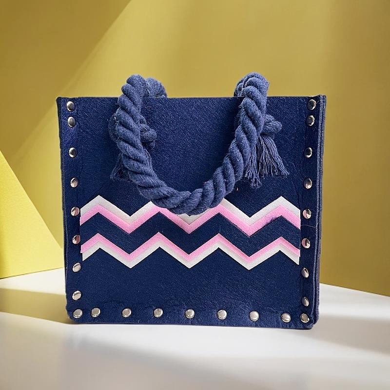 

2025 Новая фетровая сумка, Знаменитая в интернете сумка ручной работы, Доступна в 9 цветах, Простая и повседневная маленькая квадратная сумка, Модная и универсальная темно-синий