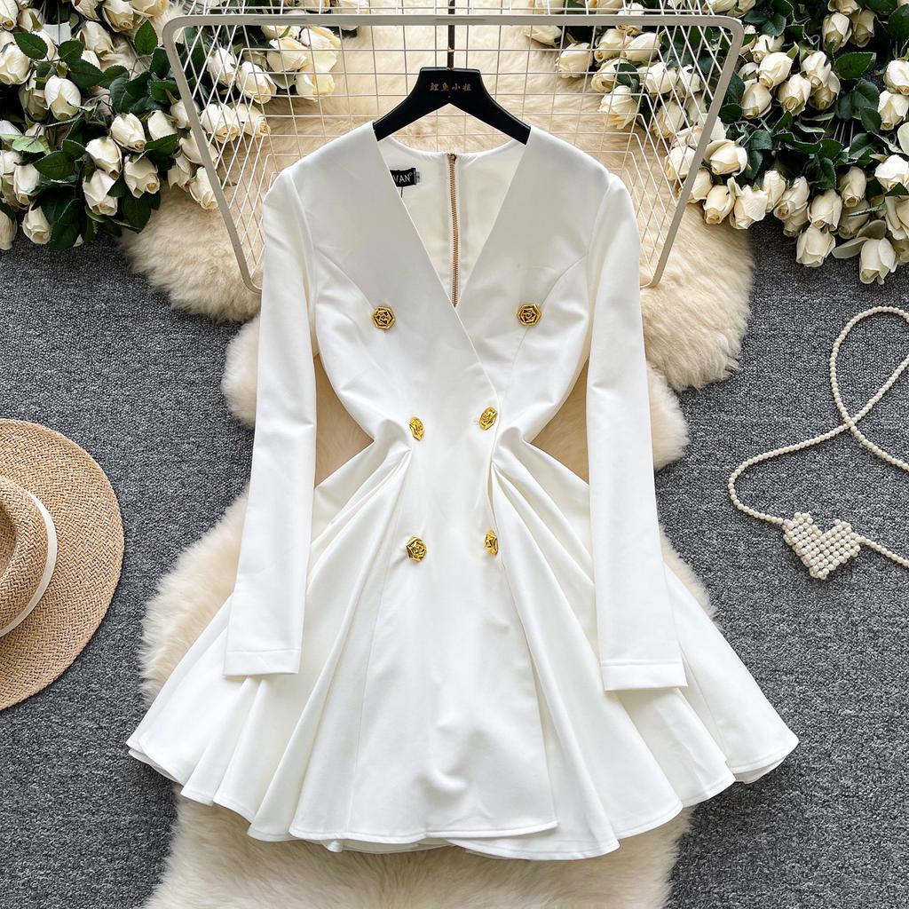 French retro small fragrant style high-end V-neck metal buckle long-sleeved waist puffy dress women's autumn dress dress