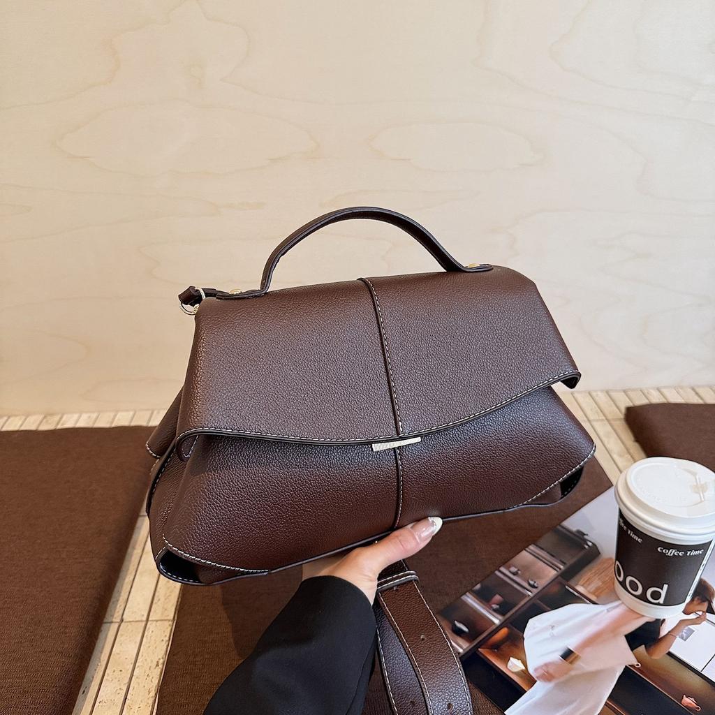 Large Capacity Women's Small Square Bag New Niche Design for Work and Commuting, High-end Single Shoulder Crossbody Bag