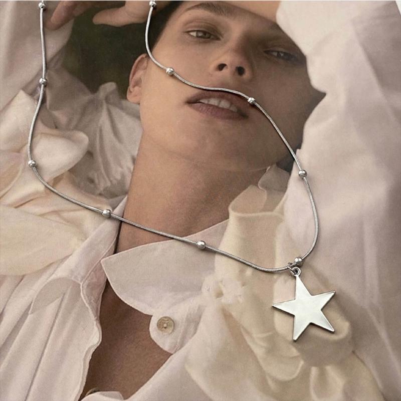 Y2k Style Star Pendant Necklace Round Beads Necklace Alloy Texture Star Pendant Neck Jewelry Present for Girls and Boy