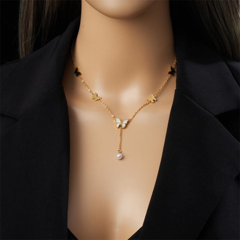 Elegant Gold Butterfly Necklace with Pearl Pendant and Delicate Chain one size