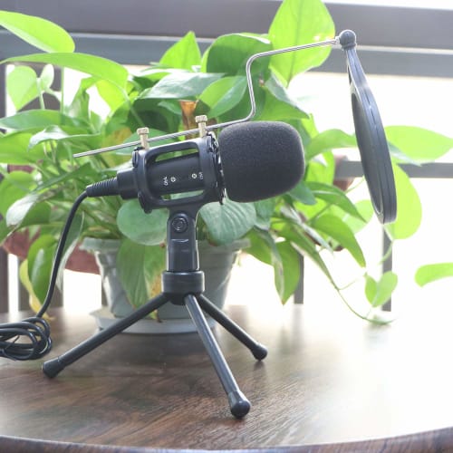 Compact, omnidirectional condenser microphone for smartphones, game commentary, stand microphone, smartphone microphone, recording microphone, live br