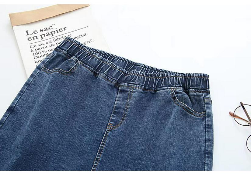 Spring 2022 Plus Size High Waist Rhinestone Embellished Denim Cropped Pants for Women