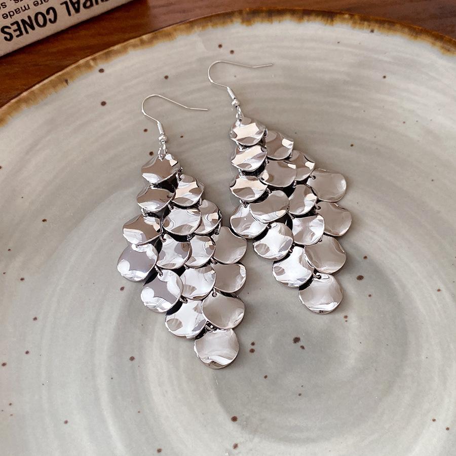 European and American irregular leaves hollow fringed ear hooks temperament high-end earrings niche simple earrings