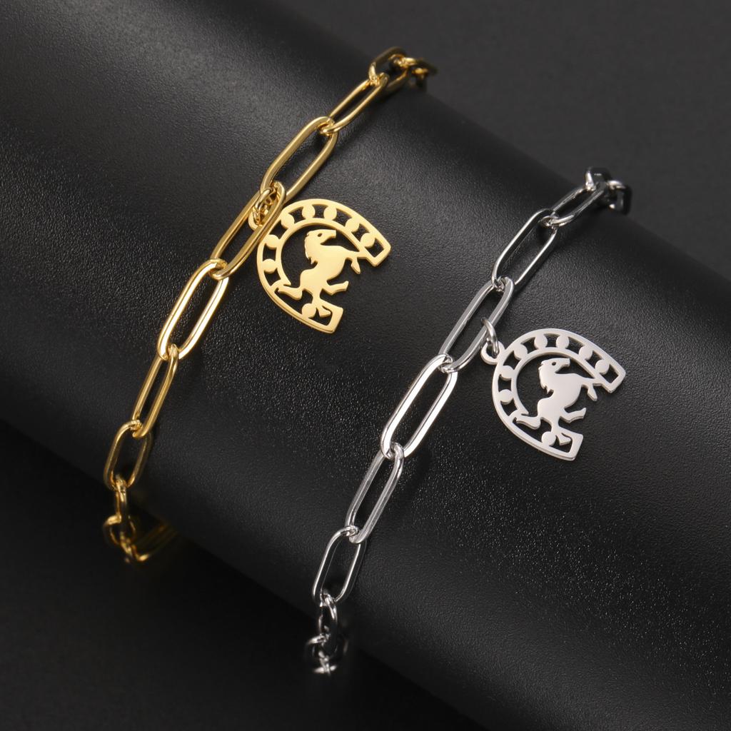 Vintage Hollow Horseshoe Pendant Bracelet Simple Fashion Women Jewelry