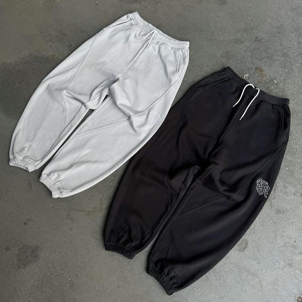 ZYLLO Y2K Trendy Joggers Street Retro Zjednodušené švy Výšivka Logo Unisex Tepláky Hip Hop Harajuku Nadměrný střih Ležérní kalhoty